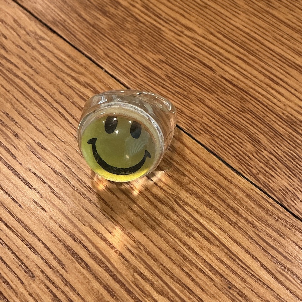 Vintage Smiley Face Resin Ring in Yellow